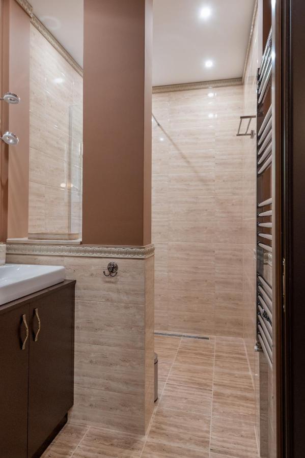 ~Angels ~ Two-Bedroom Deluxe Flat in City Centre Sofia Buitenkant foto