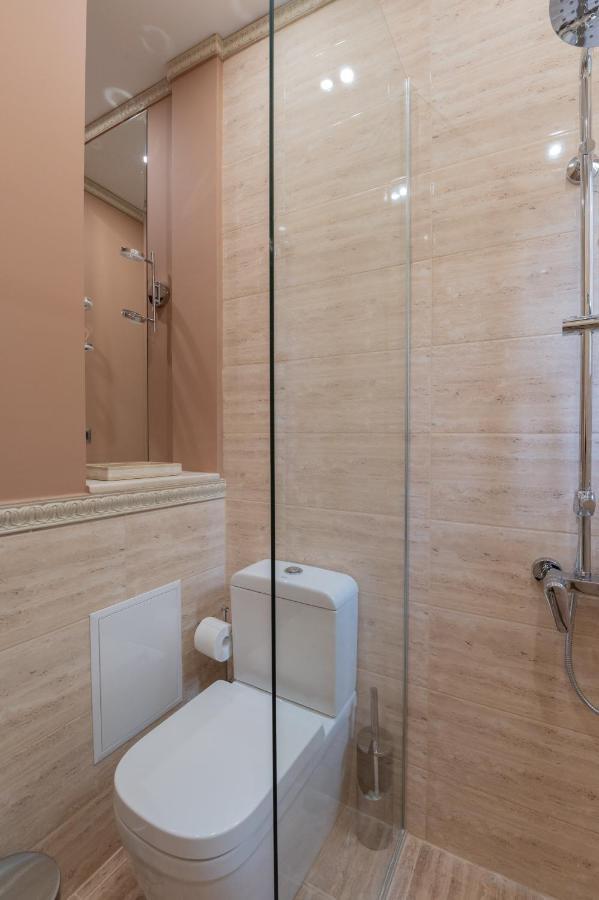 ~Angels ~ Two-Bedroom Deluxe Flat in City Centre Sofia Buitenkant foto