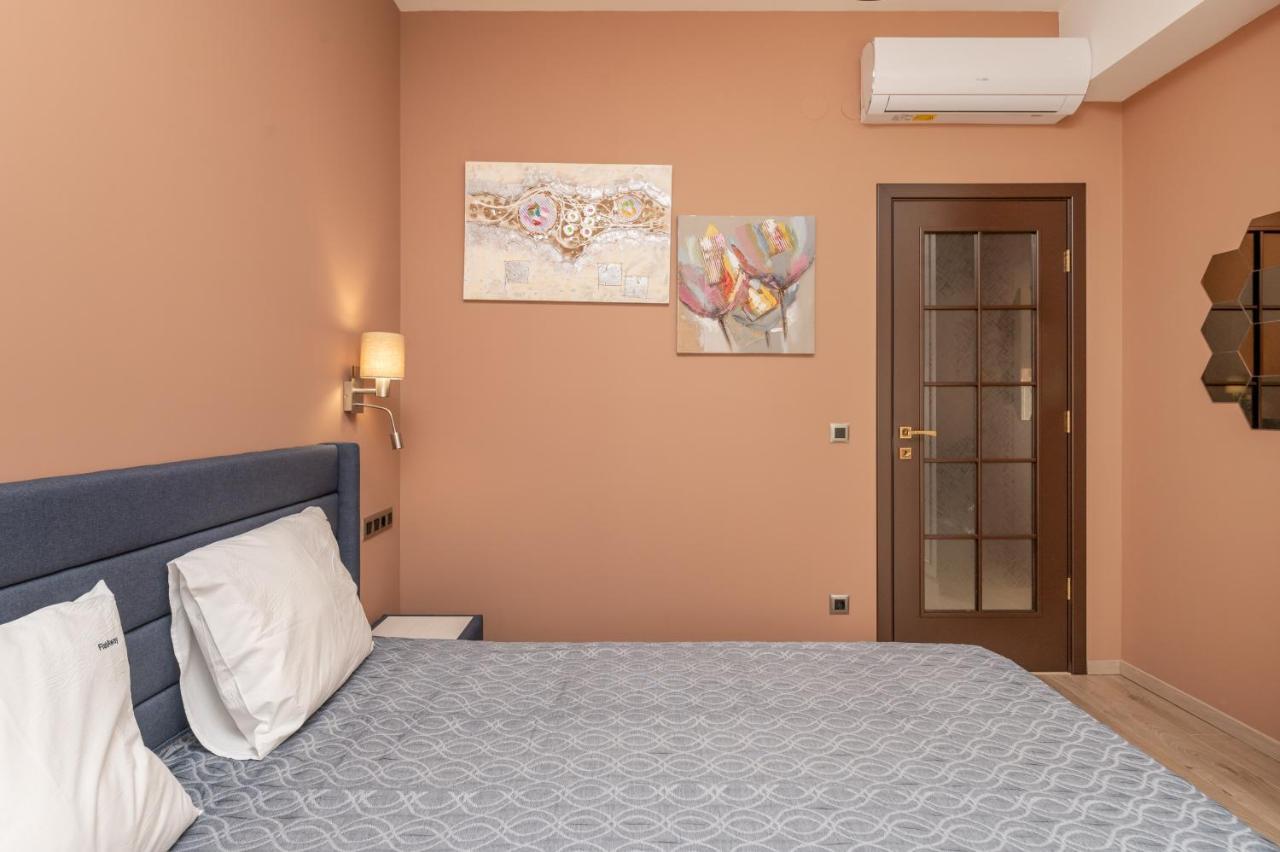 ~Angels ~ Two-Bedroom Deluxe Flat in City Centre Sofia Buitenkant foto